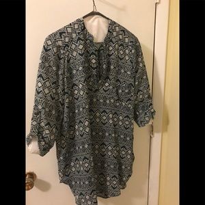 Printed Roll Tab sleeve Tunic sizeLarge